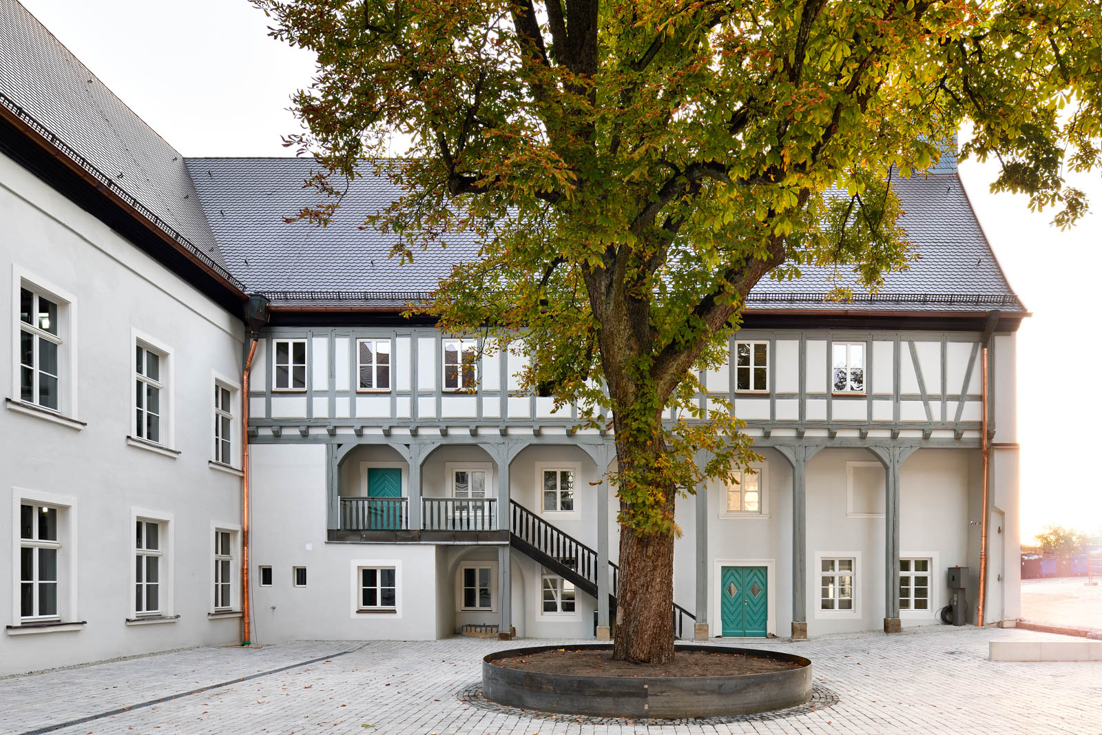 Nickel und Wachter Architekten - Sanierung Mariahilf Bamberg Schulhof