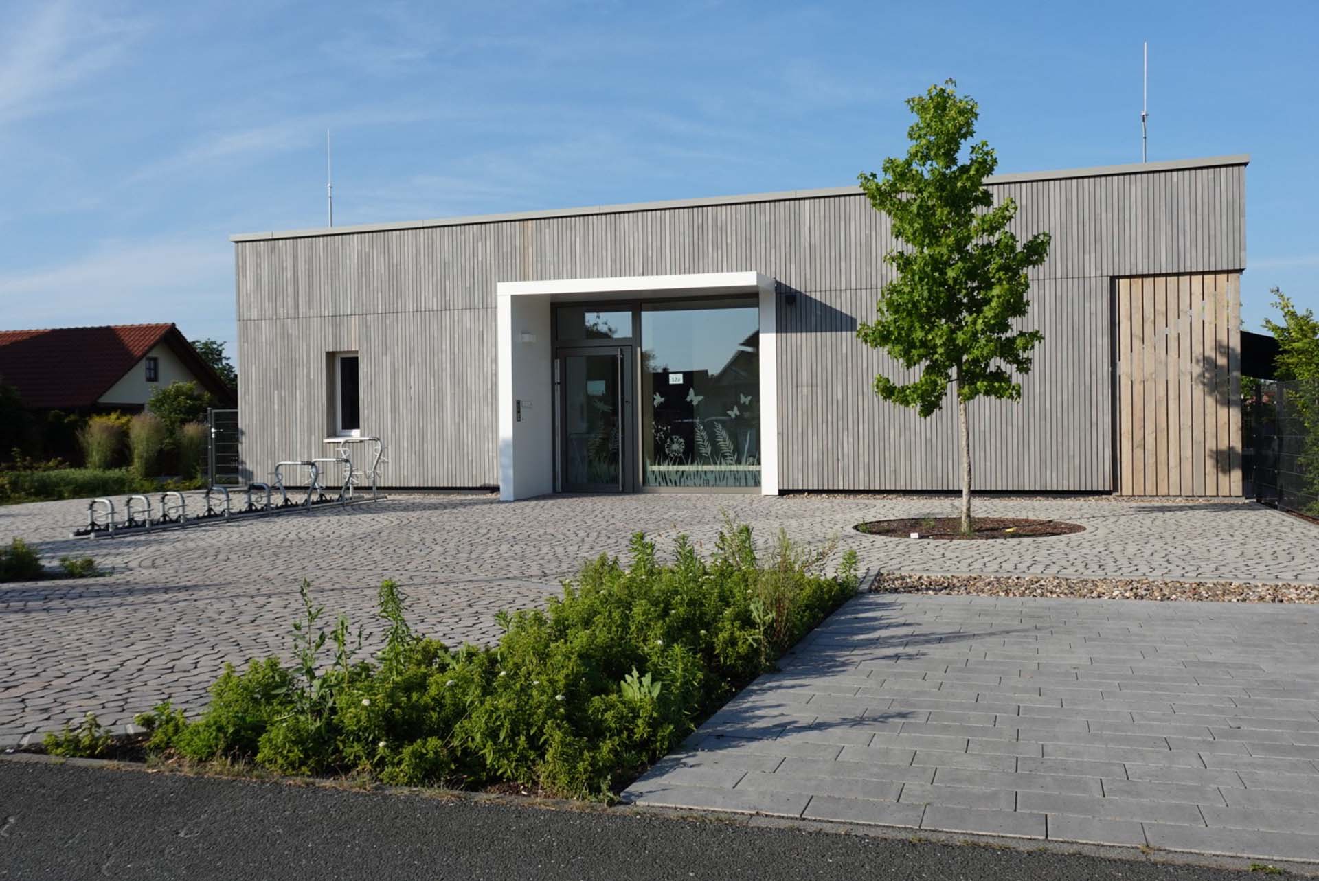 Frontansicht / Eingang zum Kinderhaus St. Anna in Pettstadt