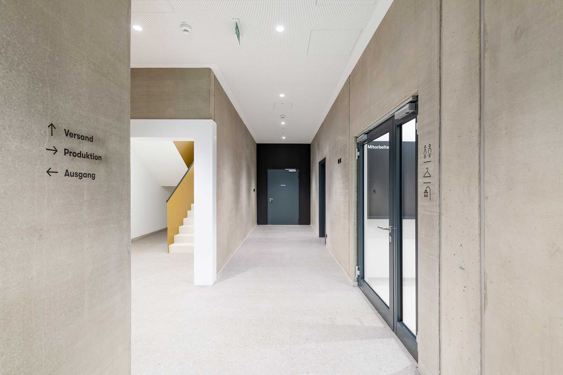 Innenaubau Bruchmann Treppe EG by Nickel und Wachter Architekten