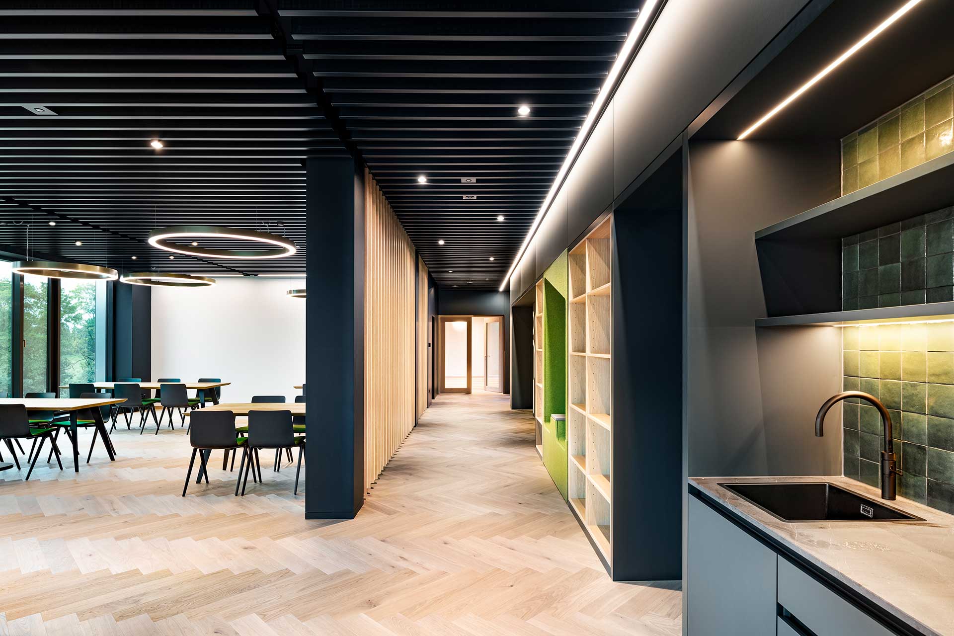 Innenausbau Bruchmann Kantine Teeküche by Nickel und Wachter Architekten