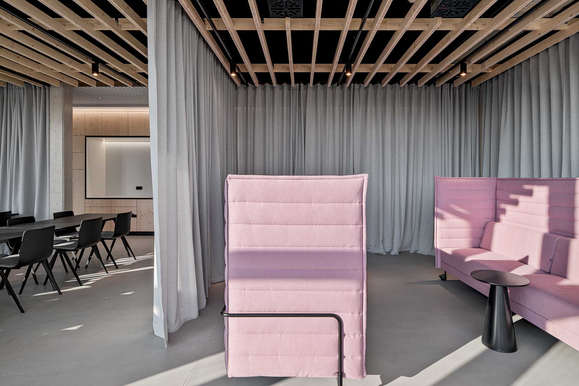 Innovationszentrum des Cleantech Innovation Parks in Hallstadt Lounge Nickel und Wachter Architekten