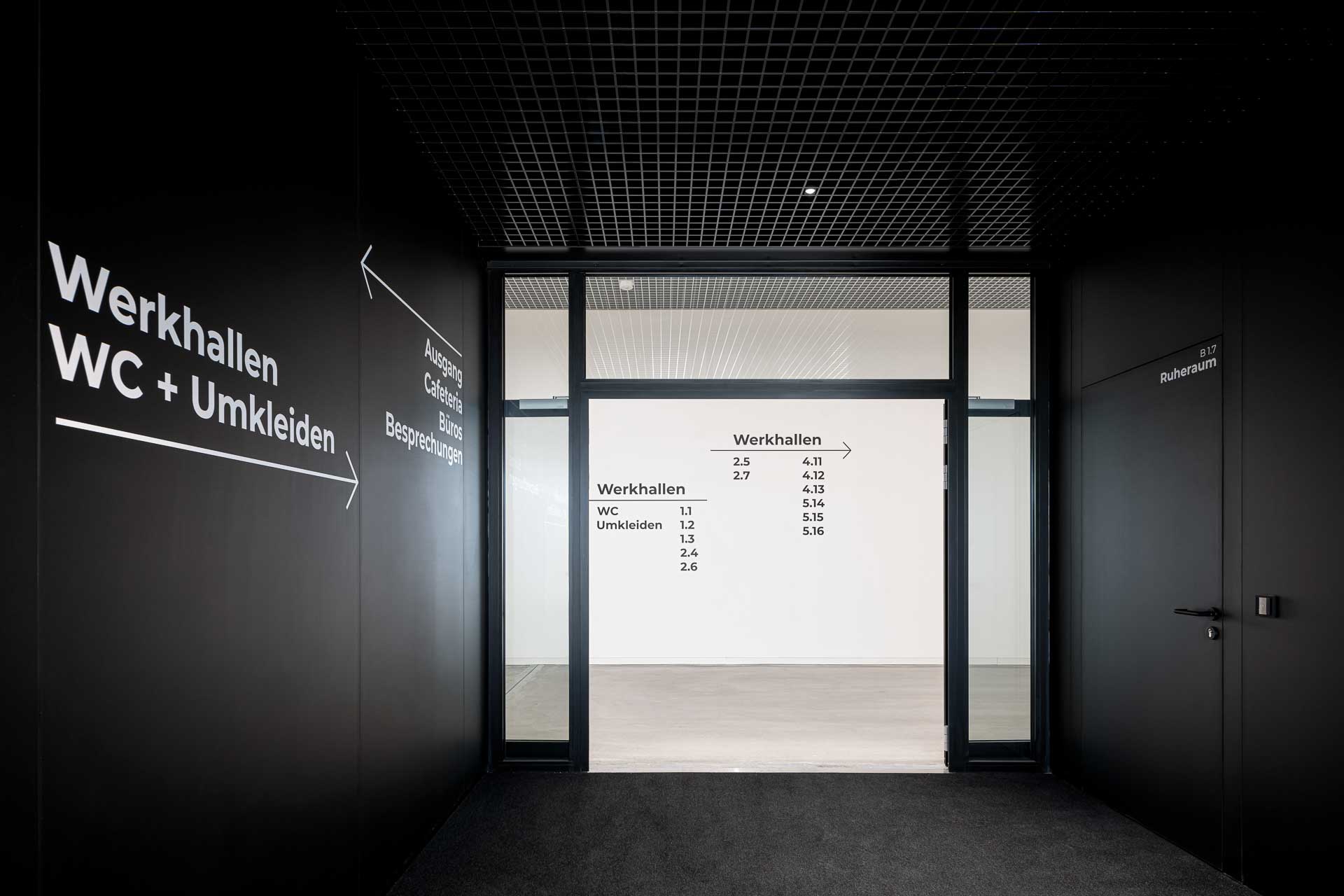 Innovationszentrum des Cleantech Innovation Parks in Hallstadt Wegeleitsystem Nickel und Wachter Architekten